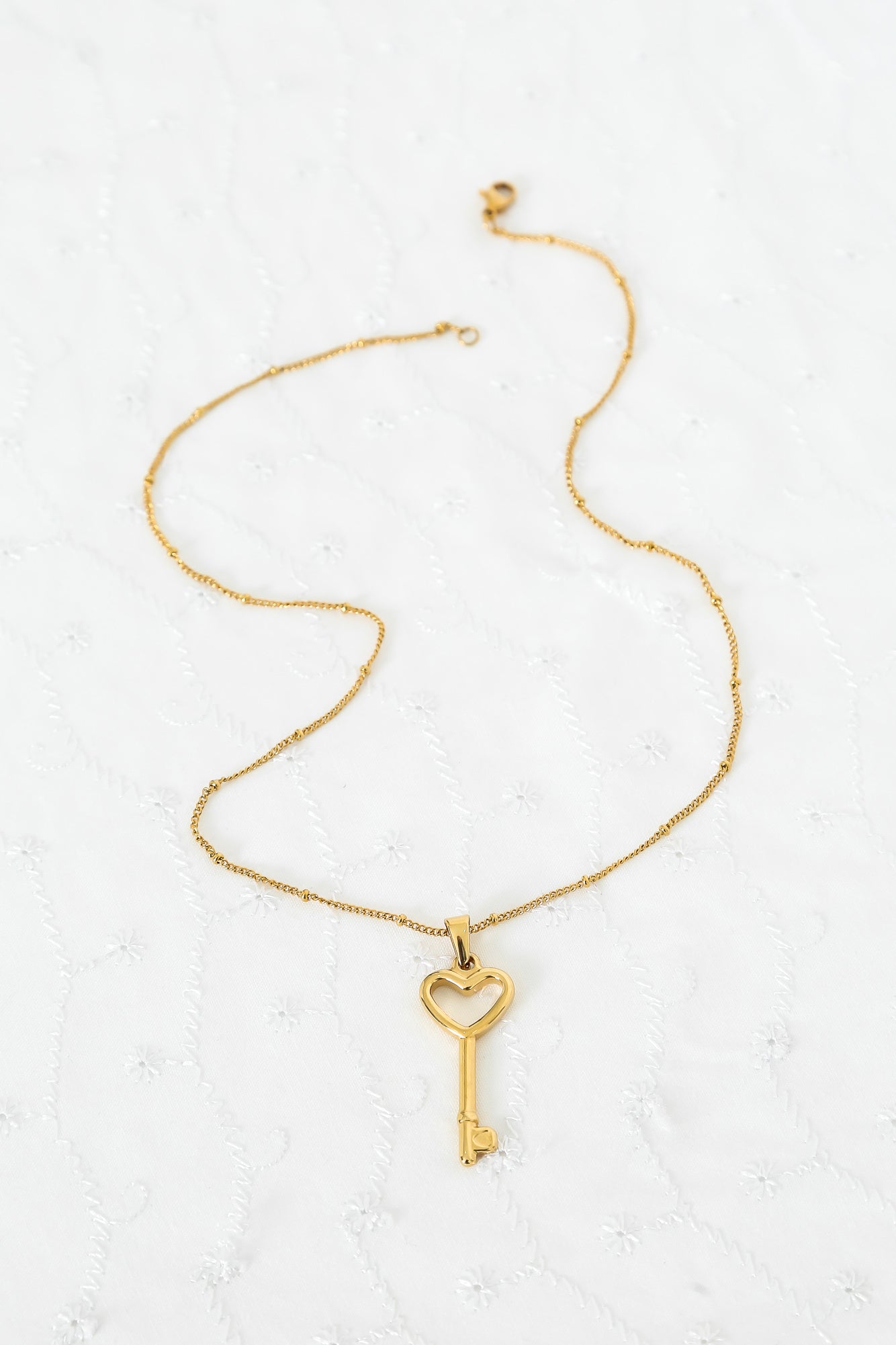 Key Features Necklace Gold