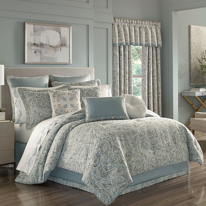 Five Queens Court Garrison Spa Comforter Set with Shams