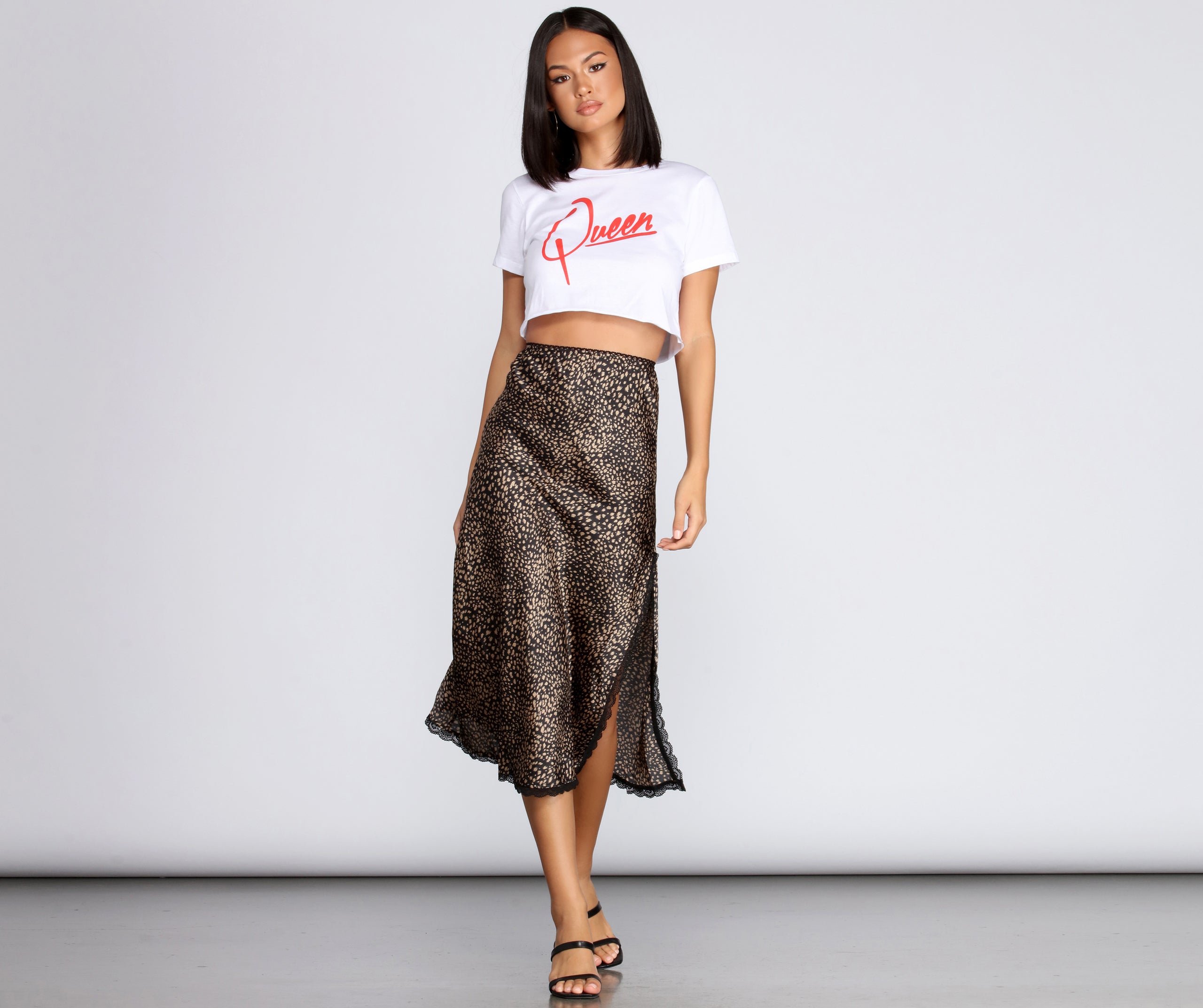 Queen Graphic Crop Top