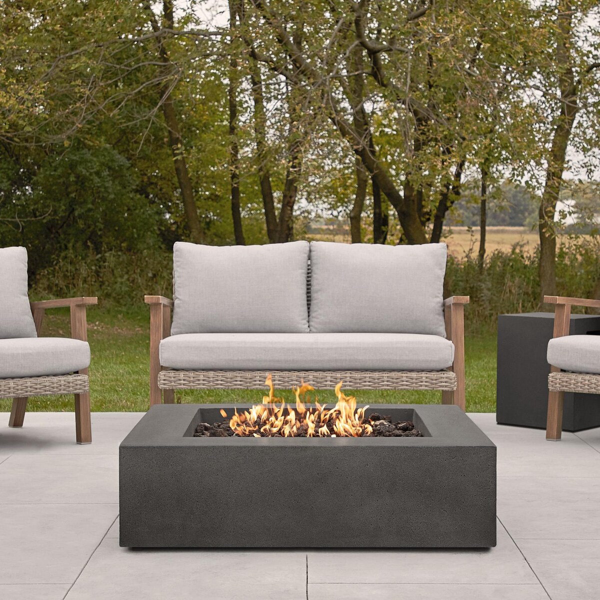 Signature La Valle 42-Inch Square Propane Fire Table