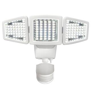 Sunforce Solar 180 Degree White Motion Activated Outdoor 120 LED Triple Head Integrated LED Area Light 82123