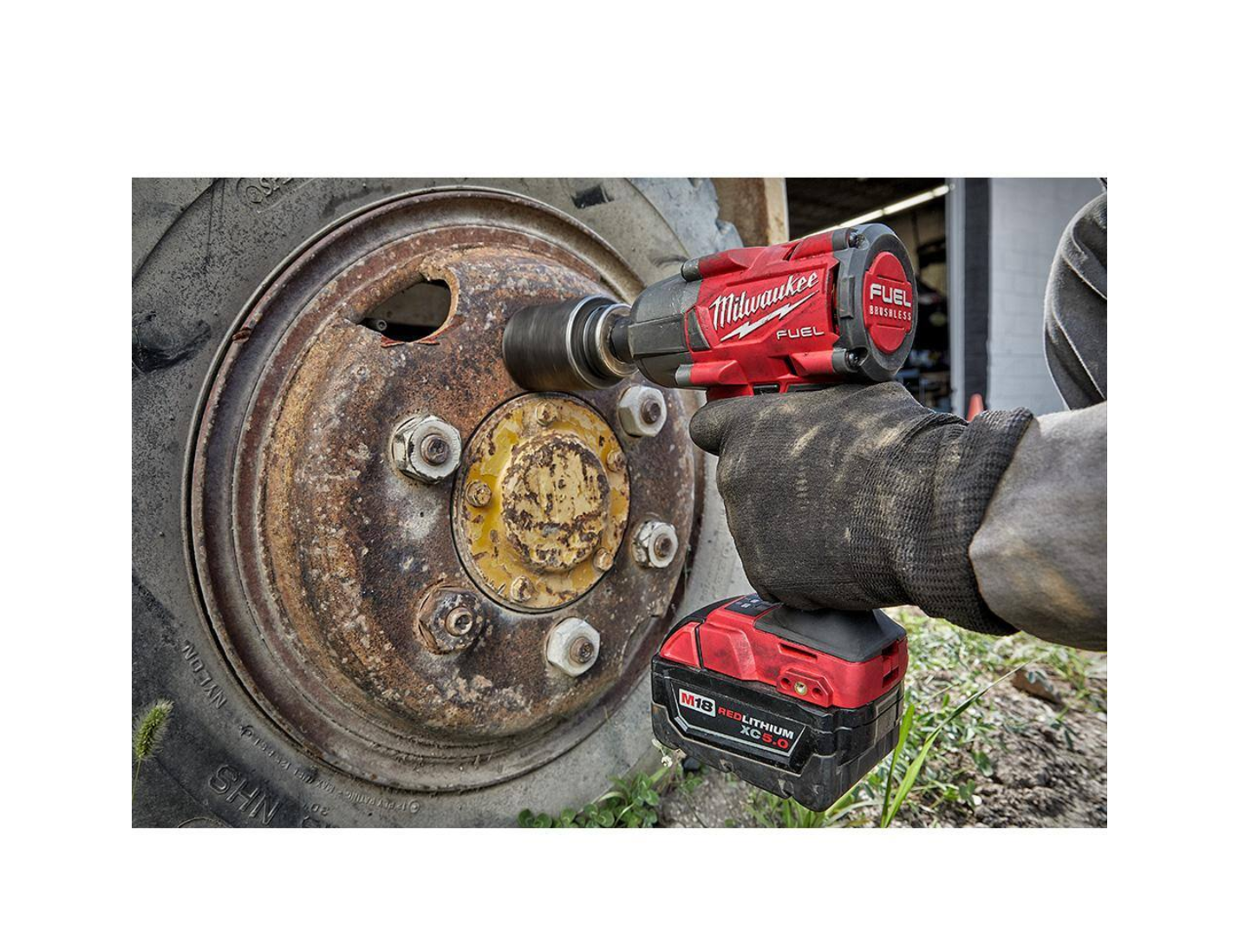 Milwaukee 2962-20-2880-20 M18 FUEL Gen-2 18V Lithium-Ion Brushless Cordless Mid Torque 1/2 in. Impact Wrench with Friction Ring with Grinder