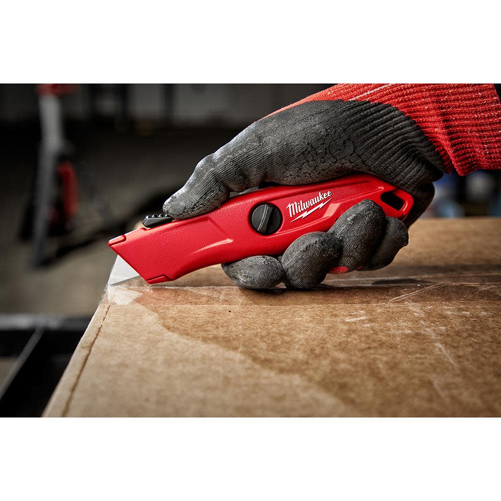 Self Retracting Utility Knife