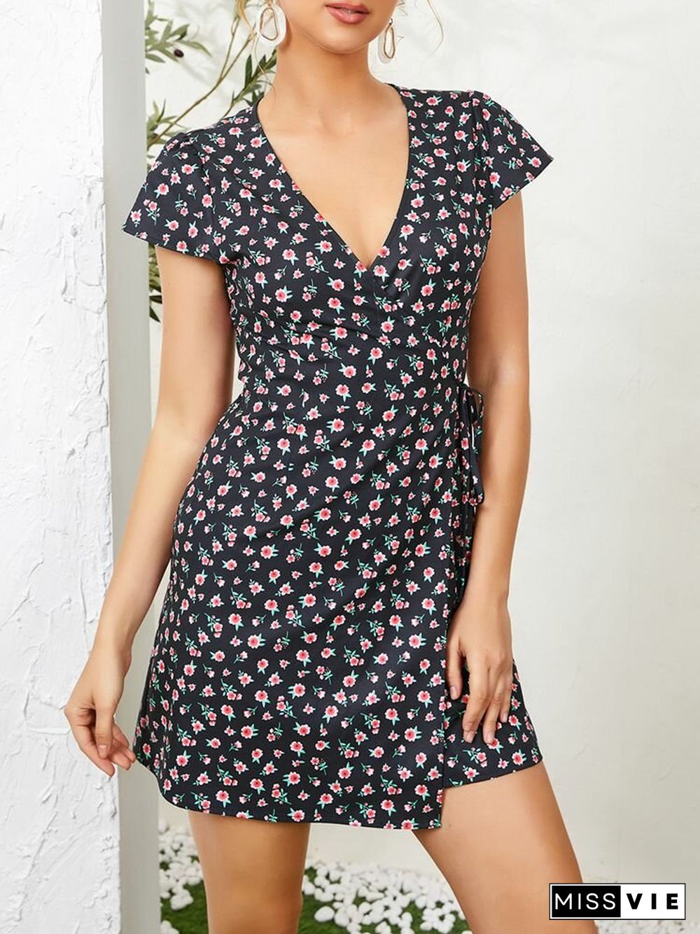 Women Holiday Short Sleeve V-neck Knotted Floral Print Dress