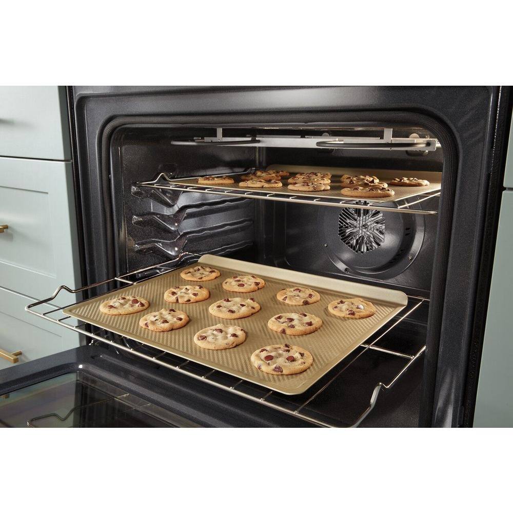 Whirlpool 5 cu. ft. Gas Range with Air Fry Oven in Black Stainless WFG550S0LV