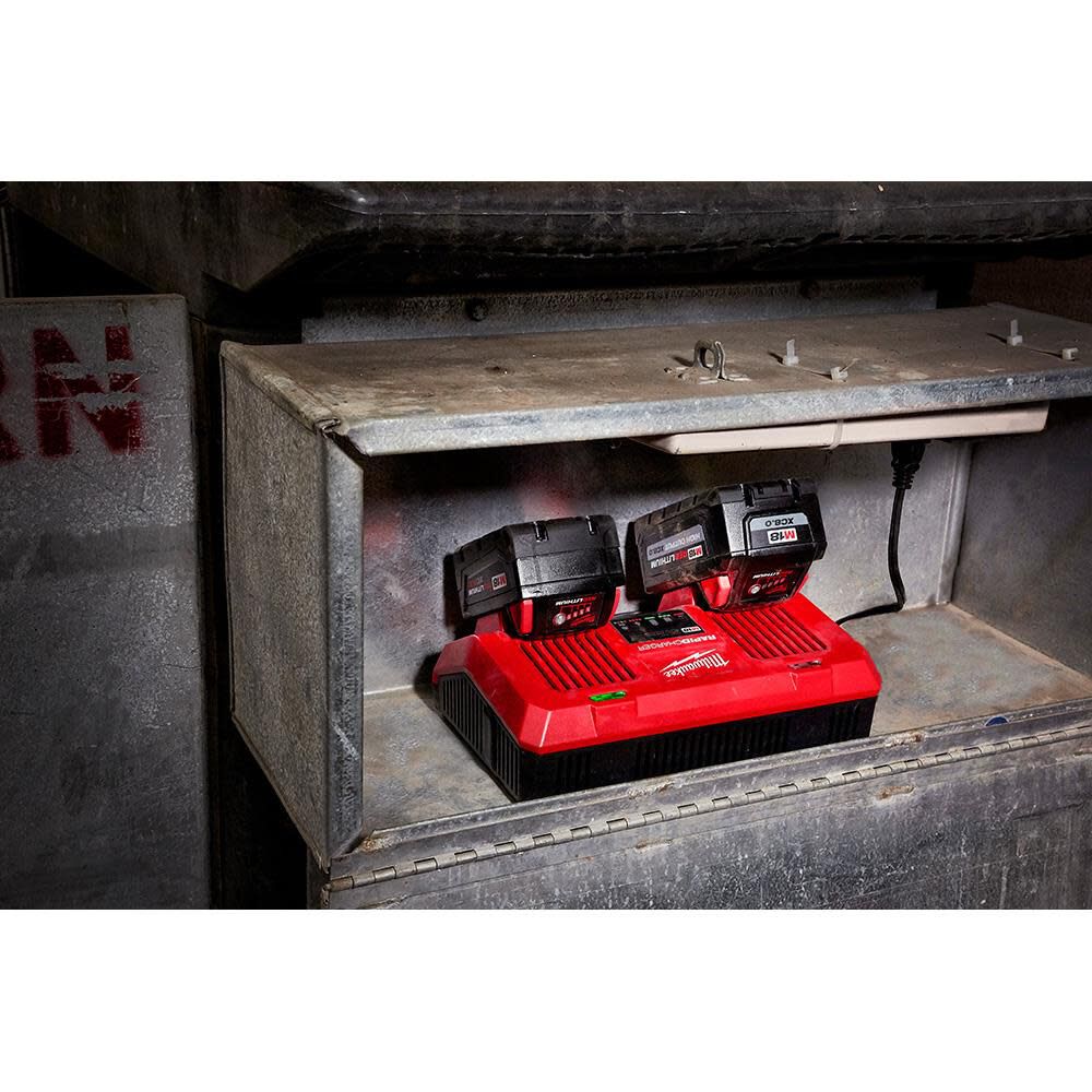 Milwaukee M18 Dual Bay Simultaneous Rapid Charger 48-59-1802 from Milwaukee