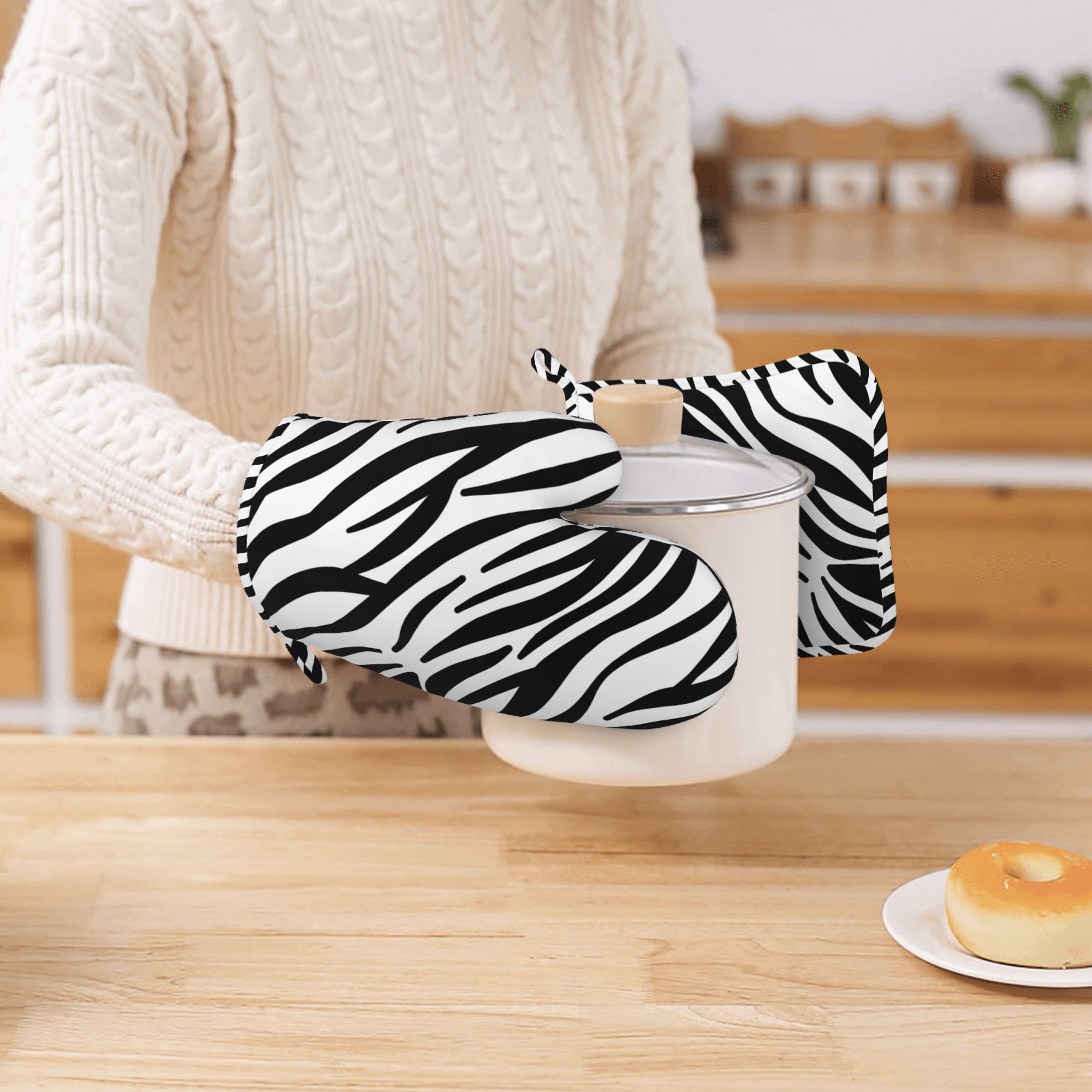 DouZhe Oven Mitts and Pot Holders Sets， Abstract Animal Zebra Stripes Prints Non-Slip Heat Resistant Kitchen Oven Silicone Glove