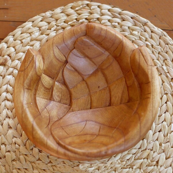 NOVICA Welcoming Hands， Wood catchall