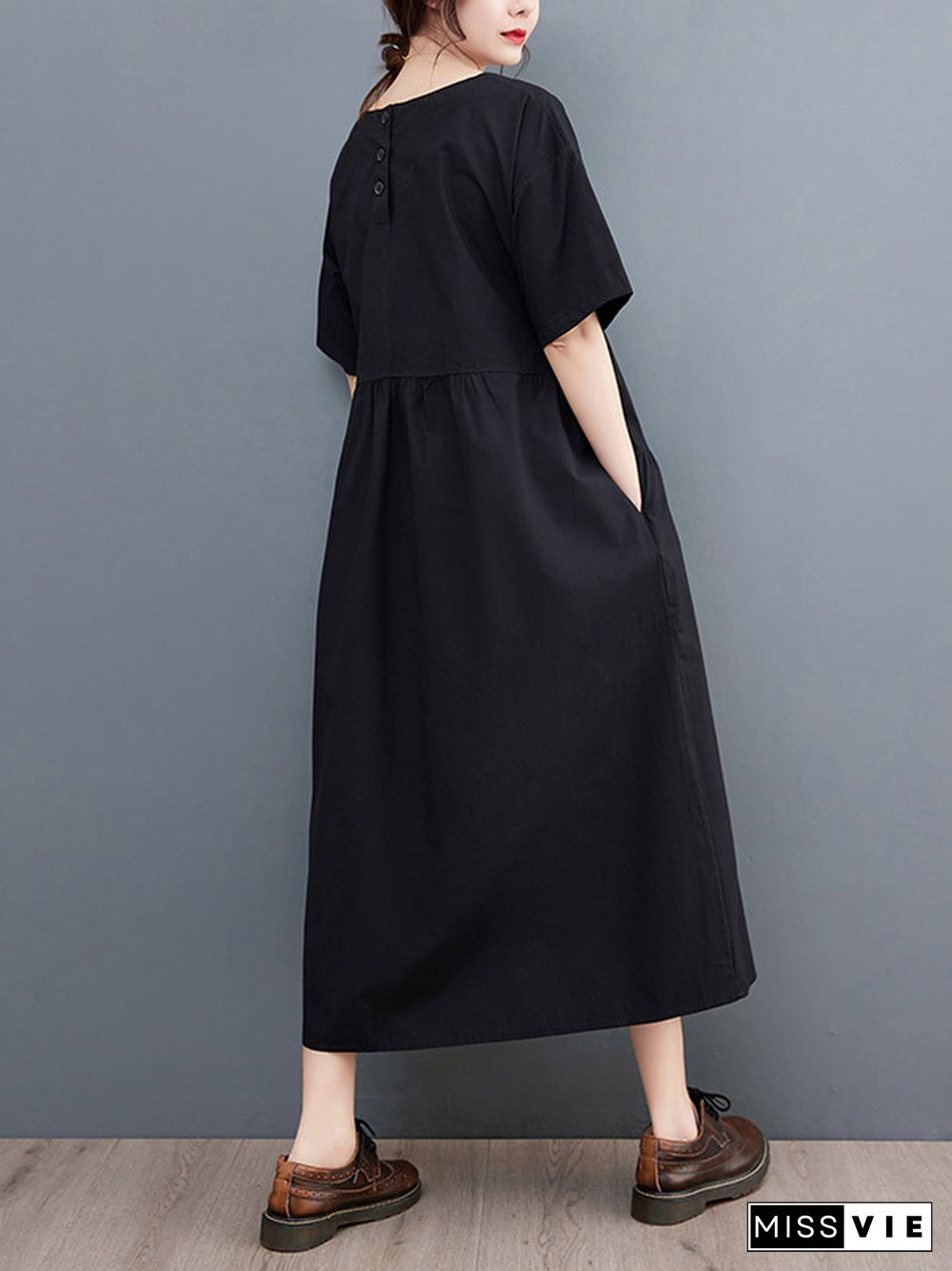 Casual Half Sleeves Loose Solid Color Round-Neck Midi Dresses