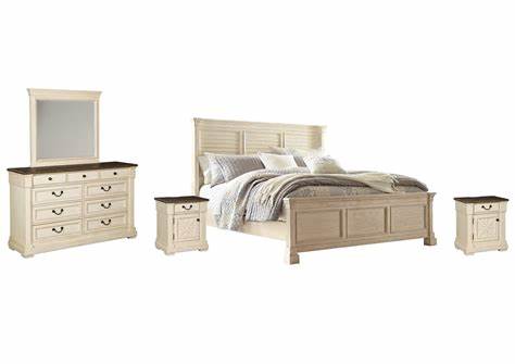 Bolanburg Queen Bed with Dresser Mirror and Nightstand