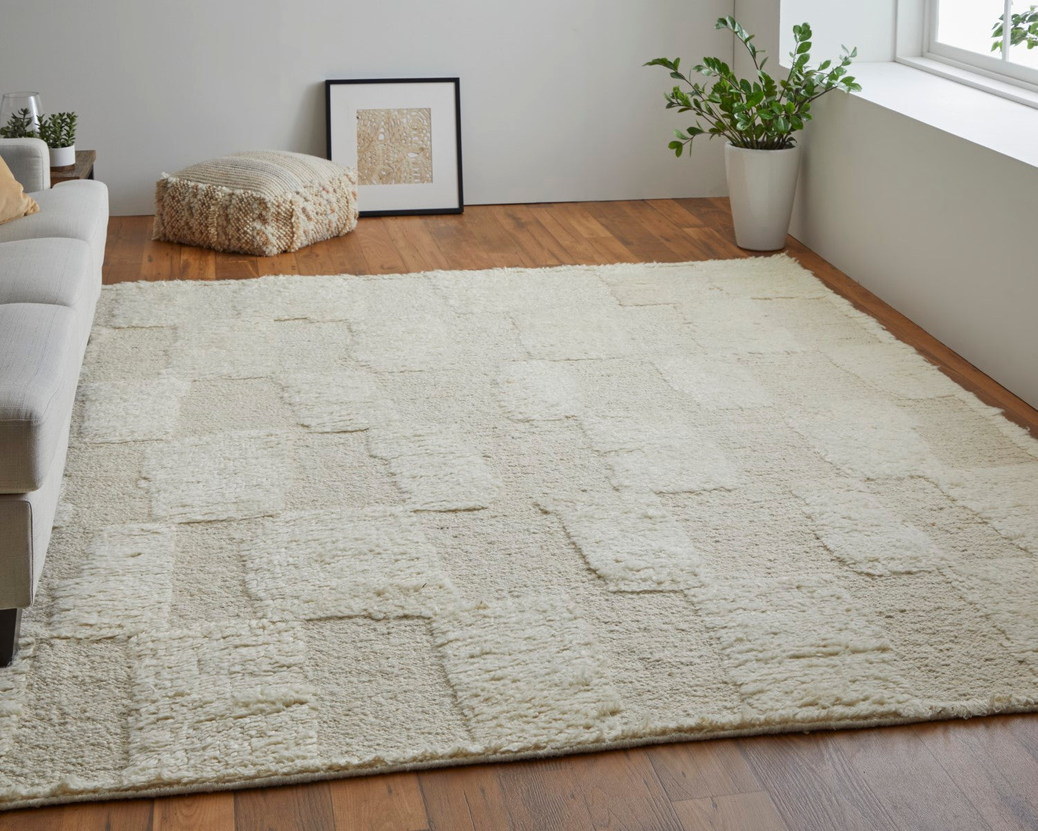 Saena Checkered Hand Woven Ivory / Beige Rug