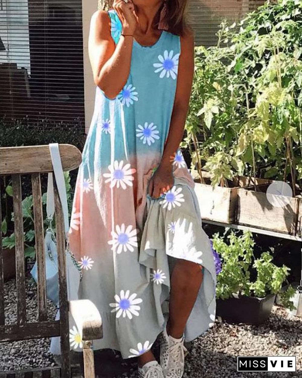 Sunflower Gradient Color Comfy Round Neck Sleeveless Maxi Dress