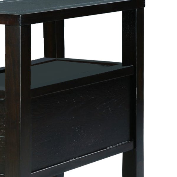 Amiable Chairside Table， Dark Espresso