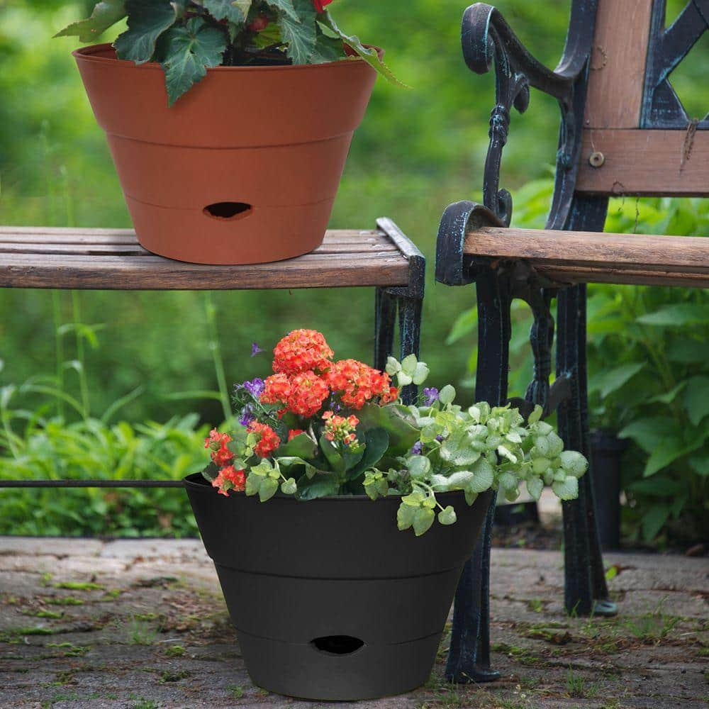 Southern Patio Newbury Medium 12.75 in. 7 qt. Black Resin Self-Watering Hanging Basket Outdoor Planter NH1312BK