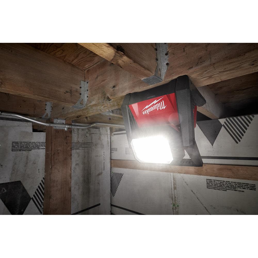 Milwaukee M18 ROVER Dual Power Flood Light with REDLITHIUM XC Battery Bundle 2366-20+48-11-1850 from Milwaukee