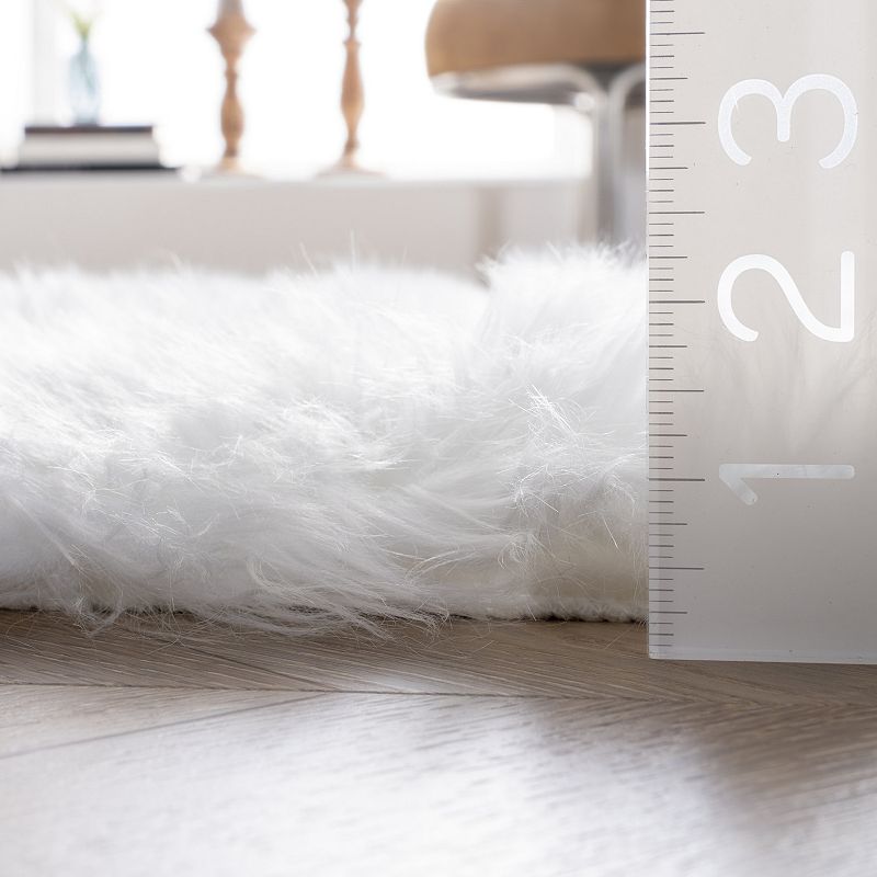 nuLoom Rodolfo Faux Sheepskin Shag Area Rug