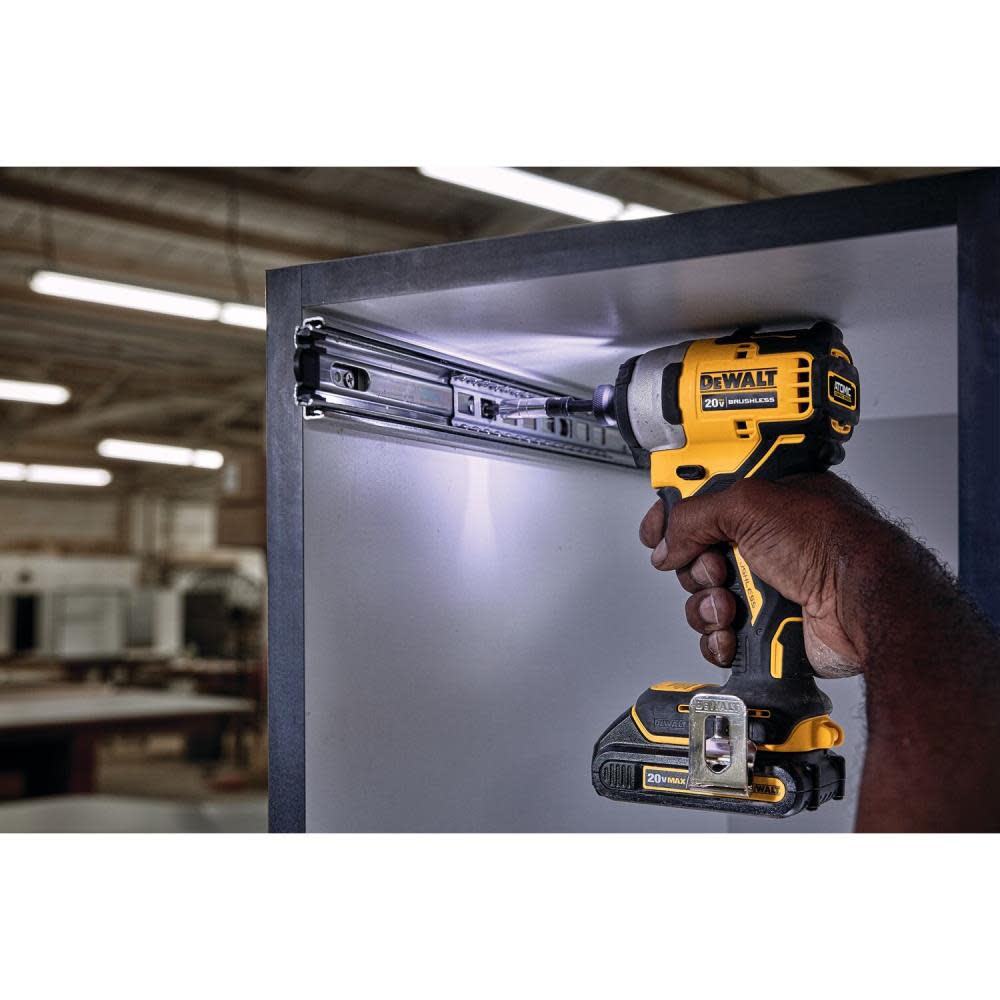 DEWALT 20V MAX Atomic Compact 1/4 Impact Driver with 4Ah Battery Starter Kit Bundle