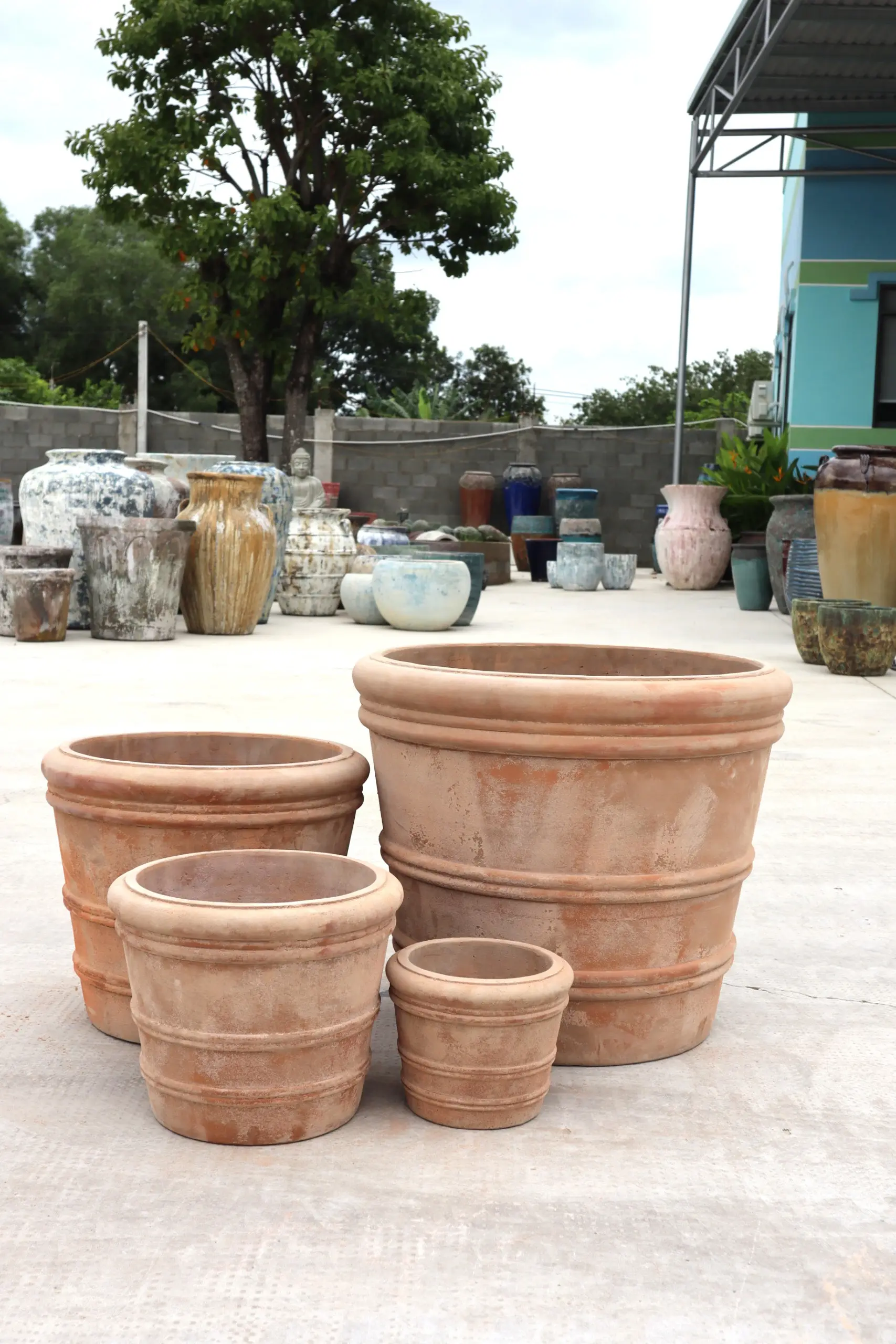 Big Antique Terracotta Pots New designs for garden decoration cheap price from Vietnam Nature with sets