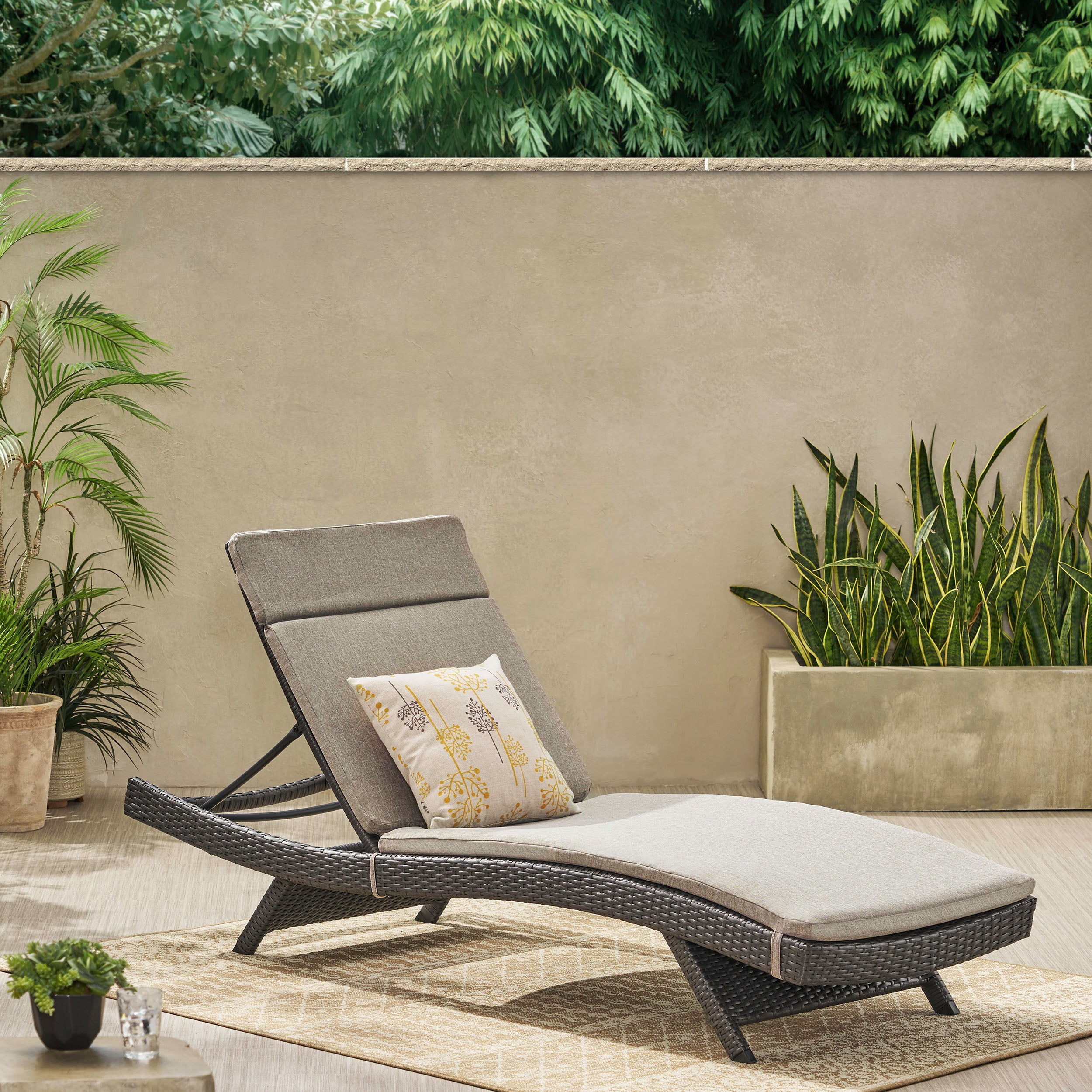 Nassau Outdoor Grey Wicker Adjustable Chaise Lounge with Cushion