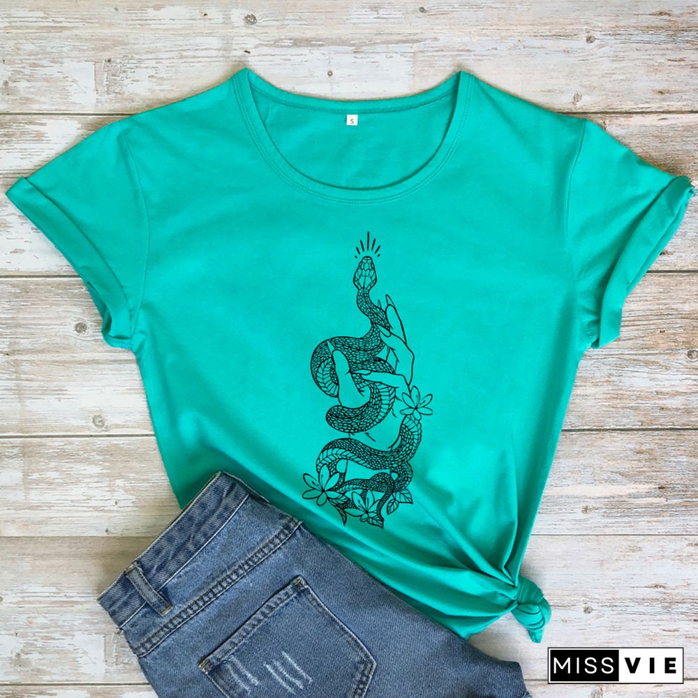 Gothic Hand With Snake T-shirt Mystical Witchy Woman Tshirt Aesthetic Spiritual Boho Witch Tee Shirt Top