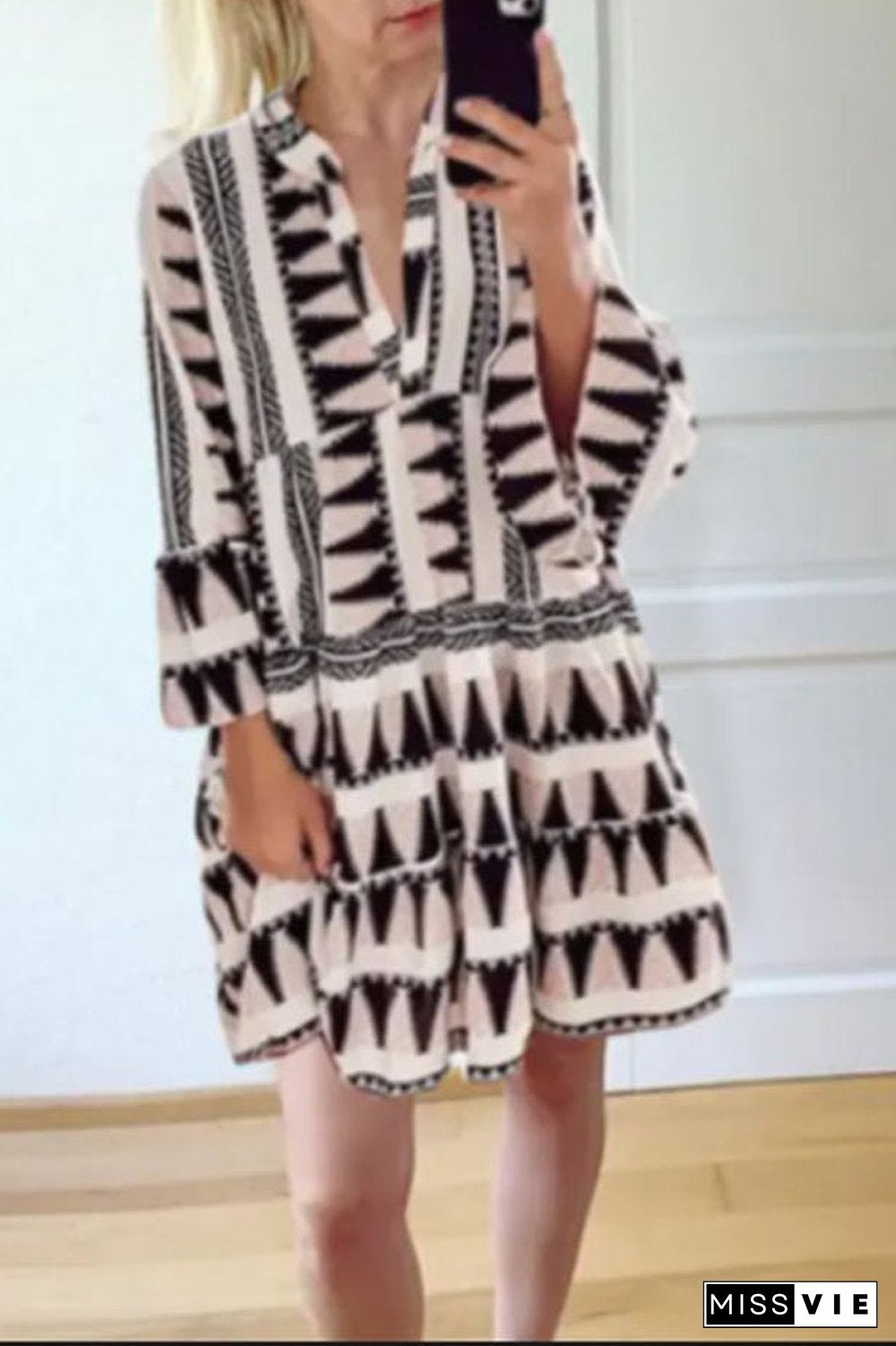 Geometric Print Long Sleeve V-Neck Dress