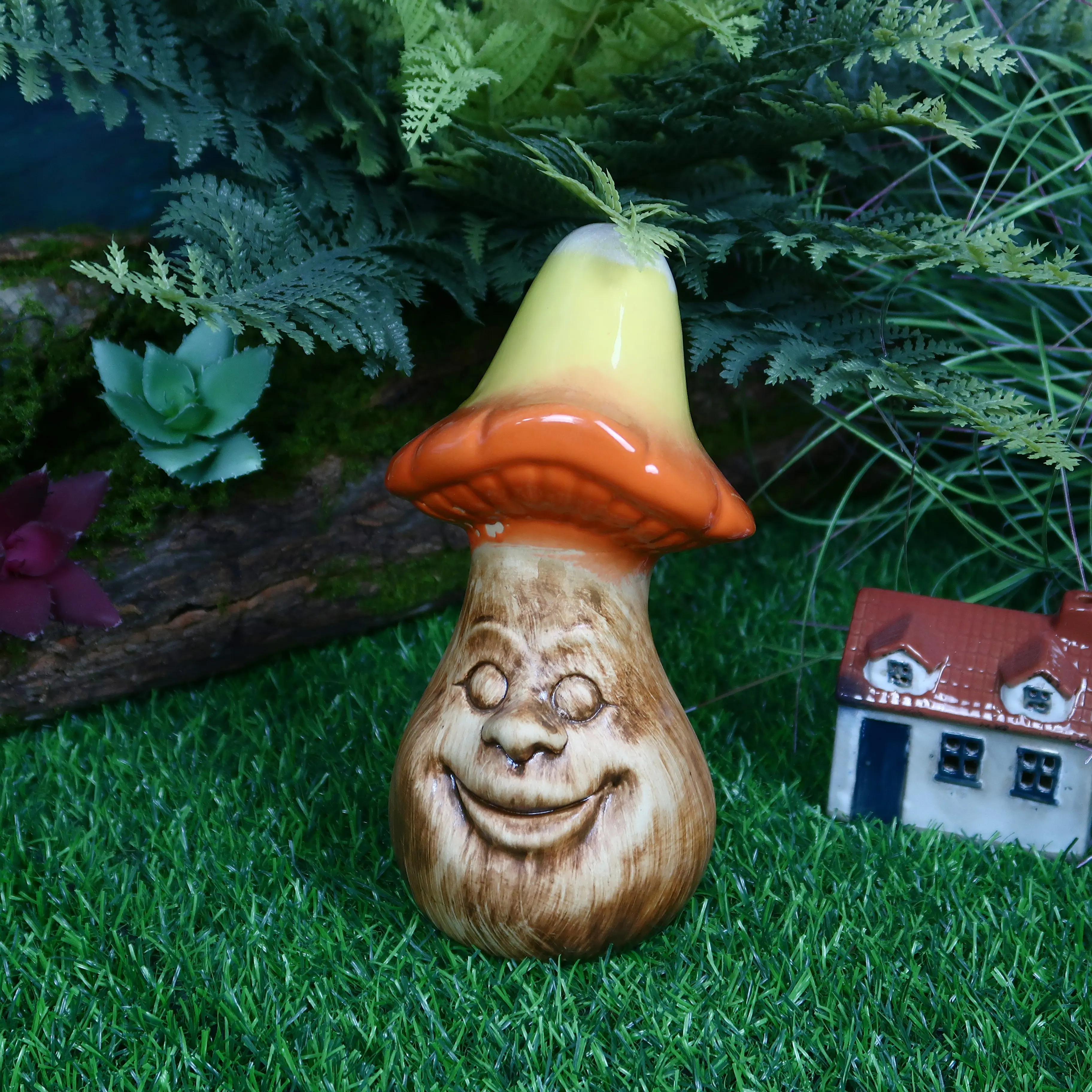 Professional Manufacturer  Season Home And Garden Cute Garden Accessories Plant Decoration Ceramic Mushroom Decoration