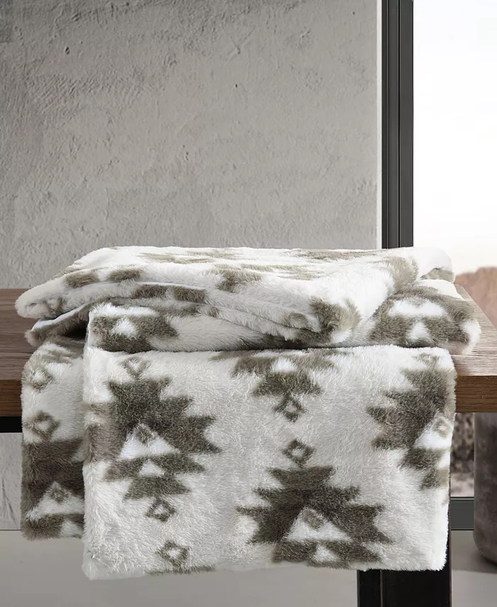 Wrangler Clayton Faux Fur Throw Blanket， 60