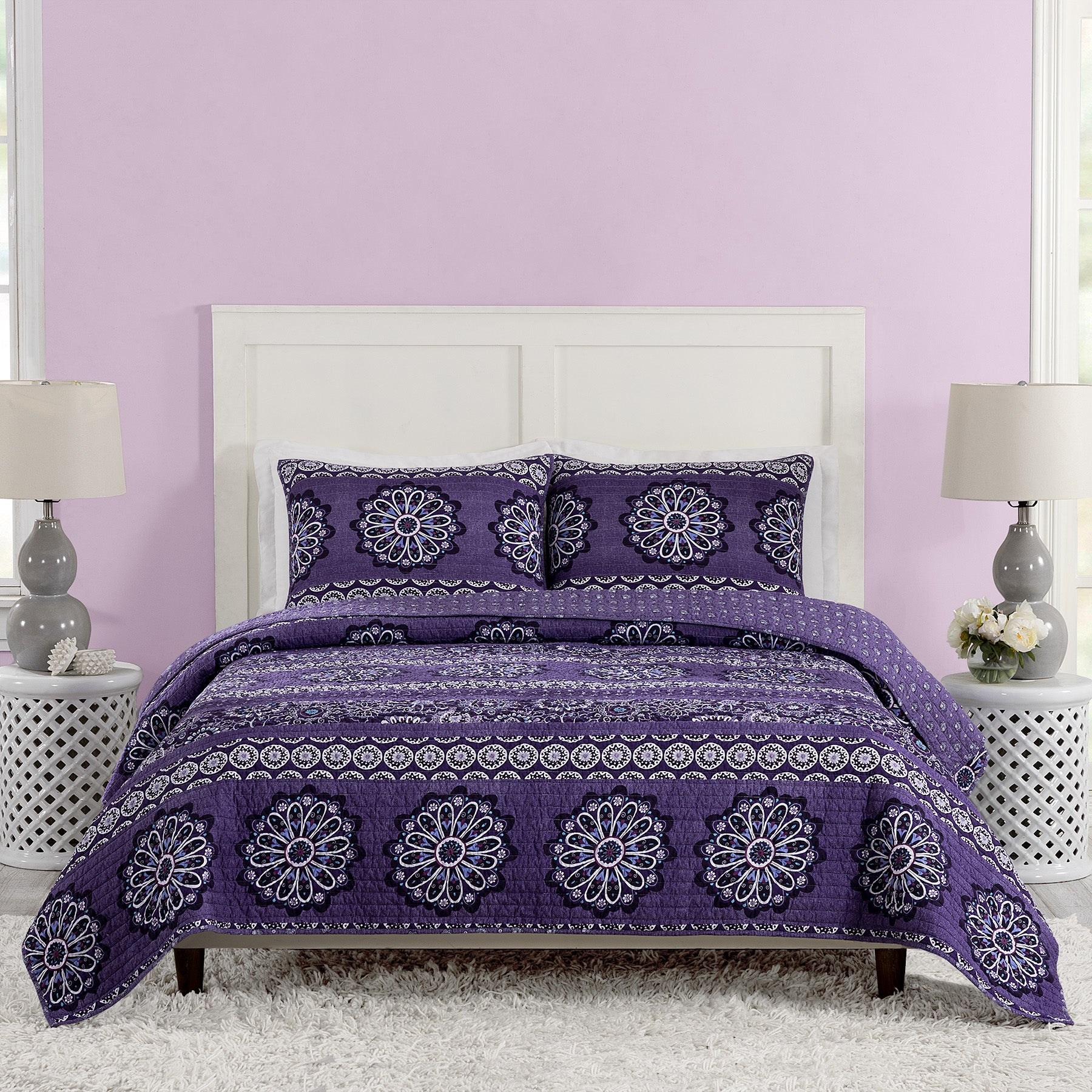 Tranquil Medallion Purple Quilt Set, Full - Queen