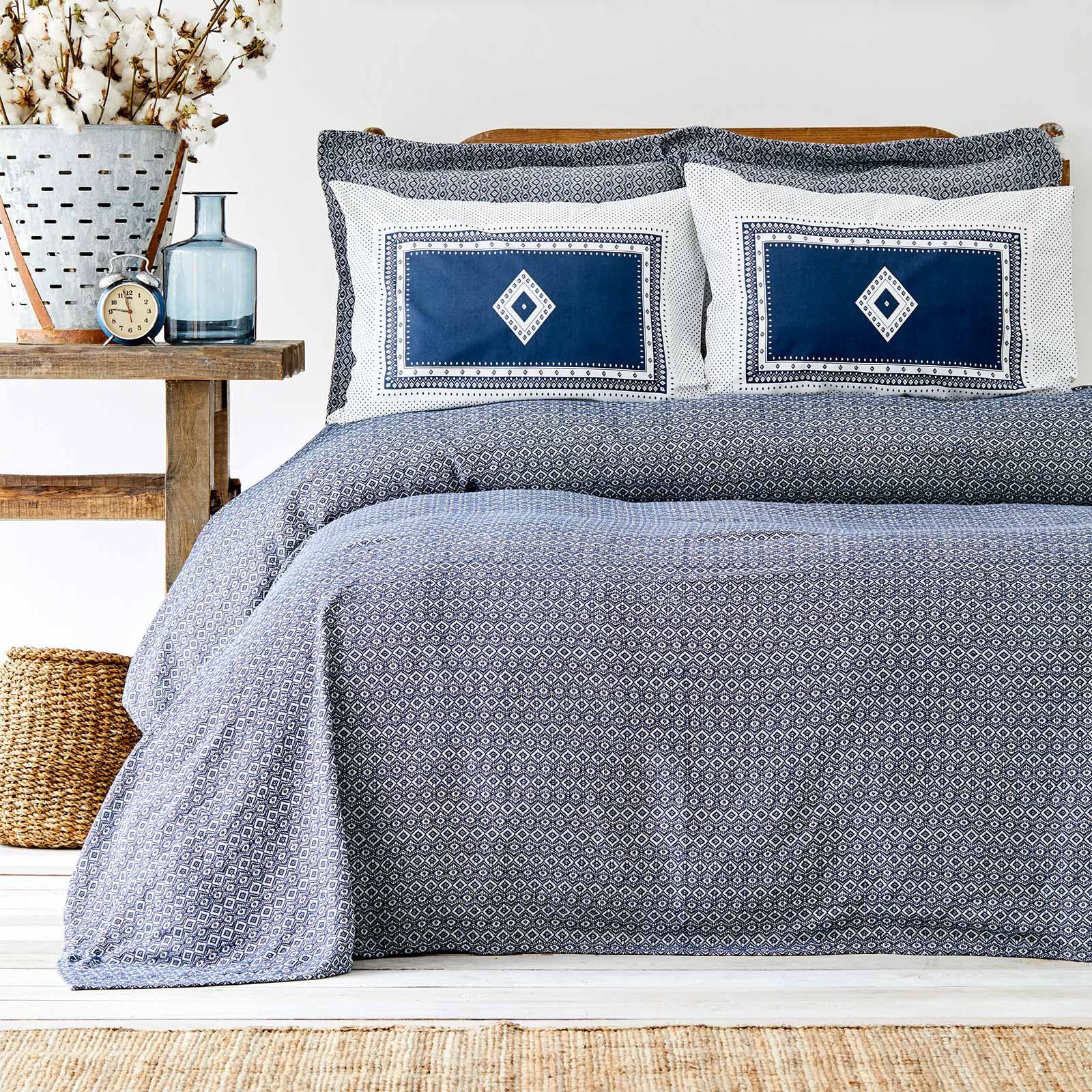 Sarah Anderson Salerno Bed Cover Set And Indigo Sheet Set 160.02.01.0210