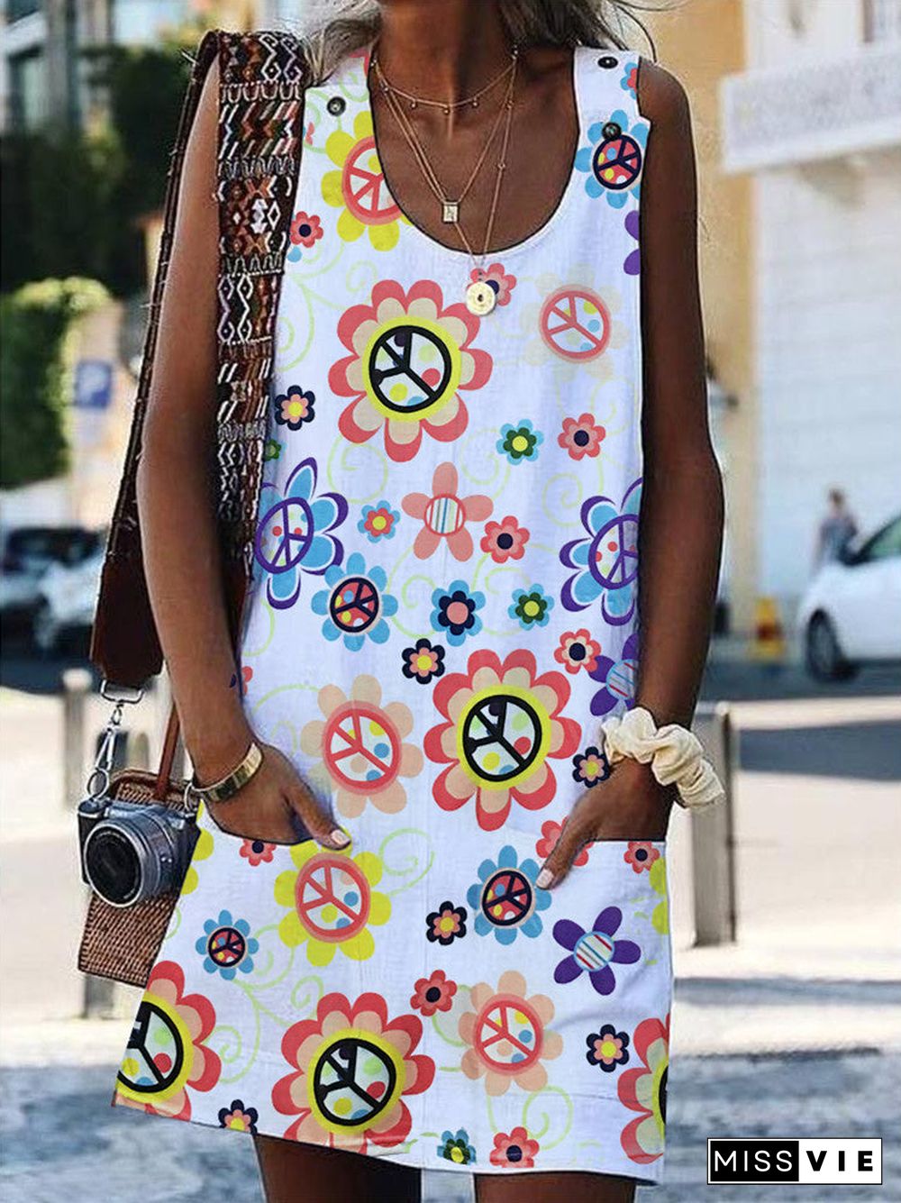 Women Sleeveless U-neck Floral Printed Graphic Dress