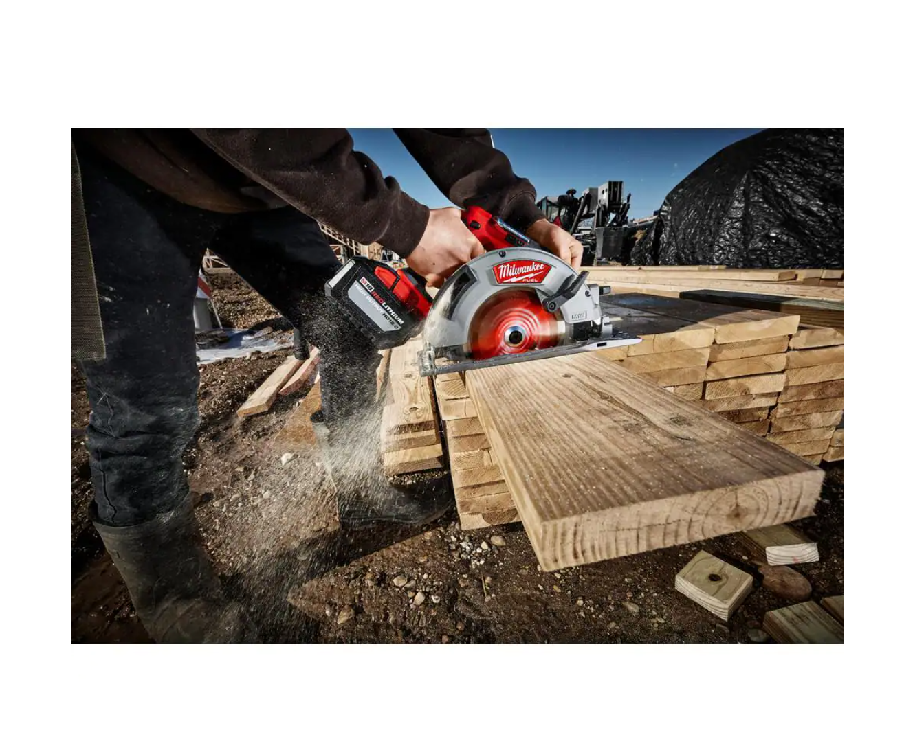 Milwaukee 2732-20-48-11-1850 M18 FUEL 18V 7-1/4 in. Lithium-Ion Brushless Cordless Circular Saw with M18 5.0 Ah Battery