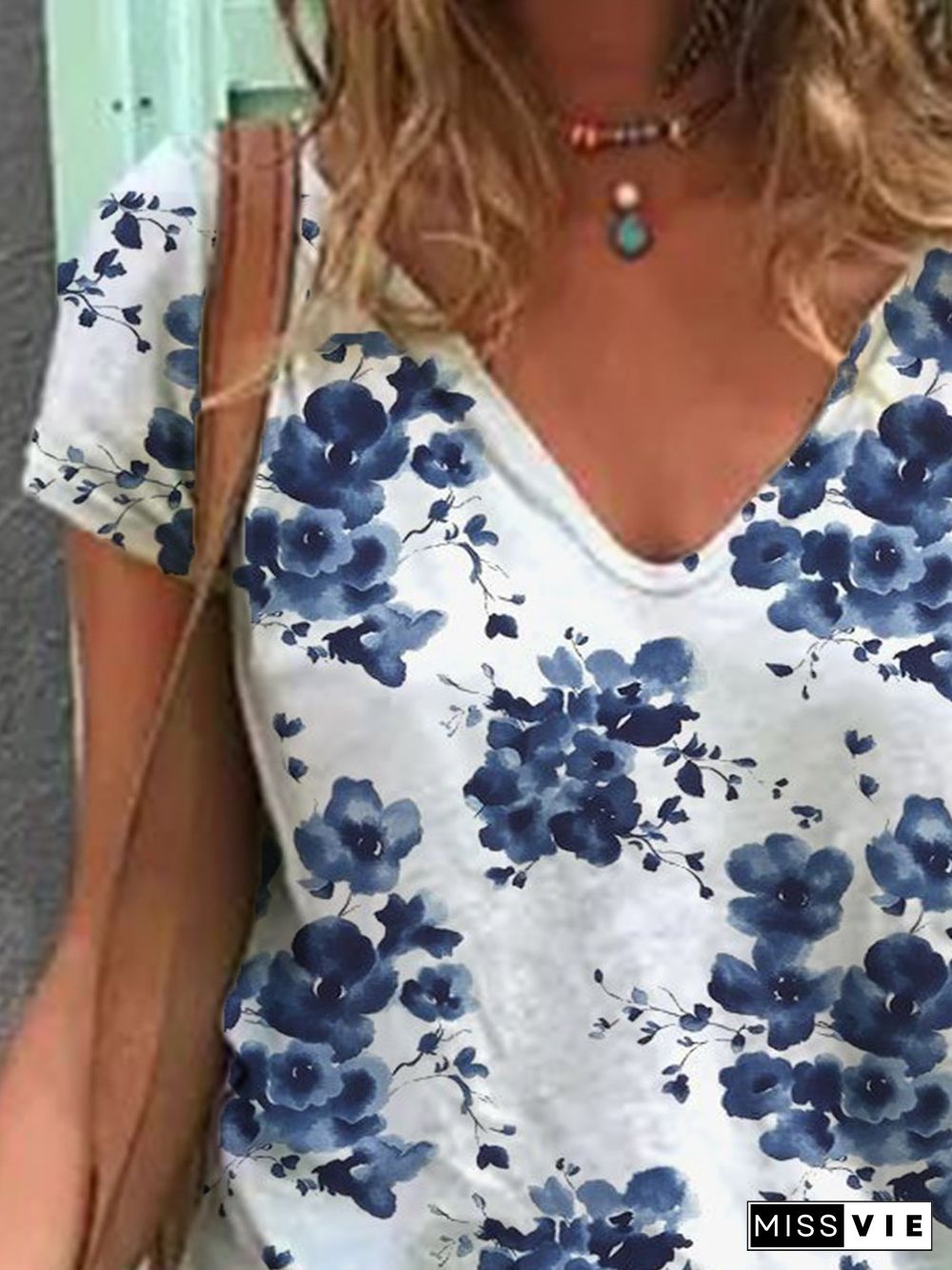 Short Sleeve V Neck Floral Casual T-shirt