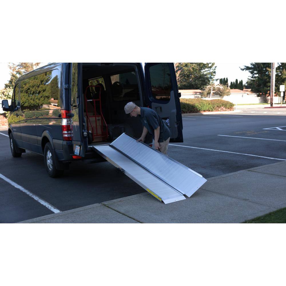 EZ-ACCESS TRAVERSE 8 ft. Singlefold Aluminum Loading Ramp TRAVERSE SF08