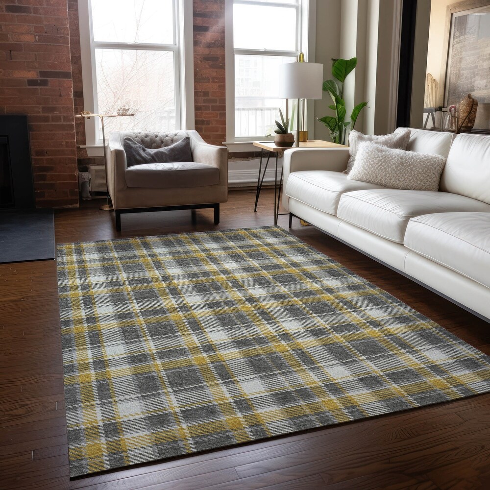 Machine Washable Indoor/ Outdoor Traditional Plaid Chantille Rug