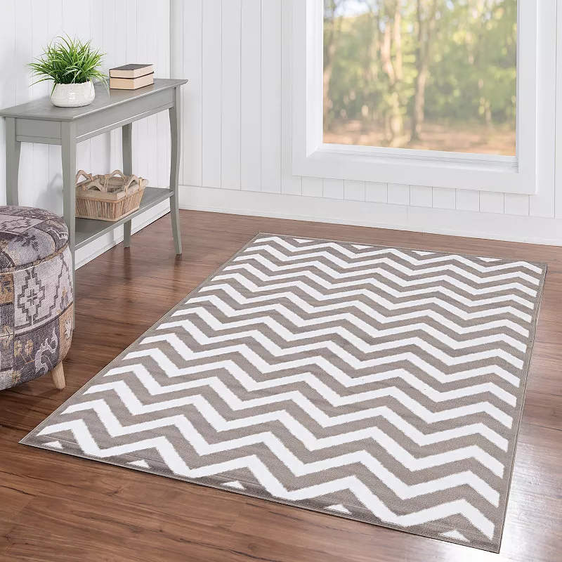 Linon Capri Chevron Rug - 4'3'' x 7'3''