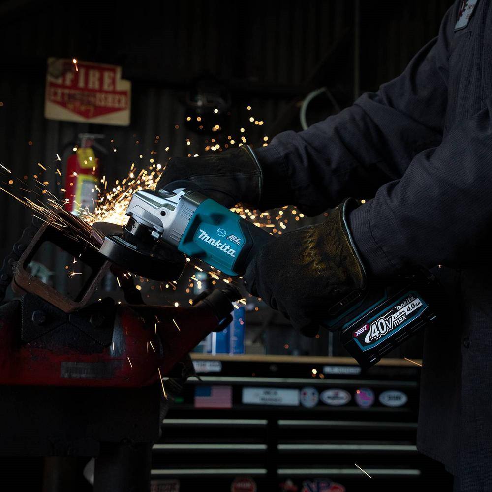 Makita 40V Max XGT Brushless Cordless 4-125 in. Paddle Switch Angle Grinder Kit with Electric Brake (4.0Ah) GAG03M1