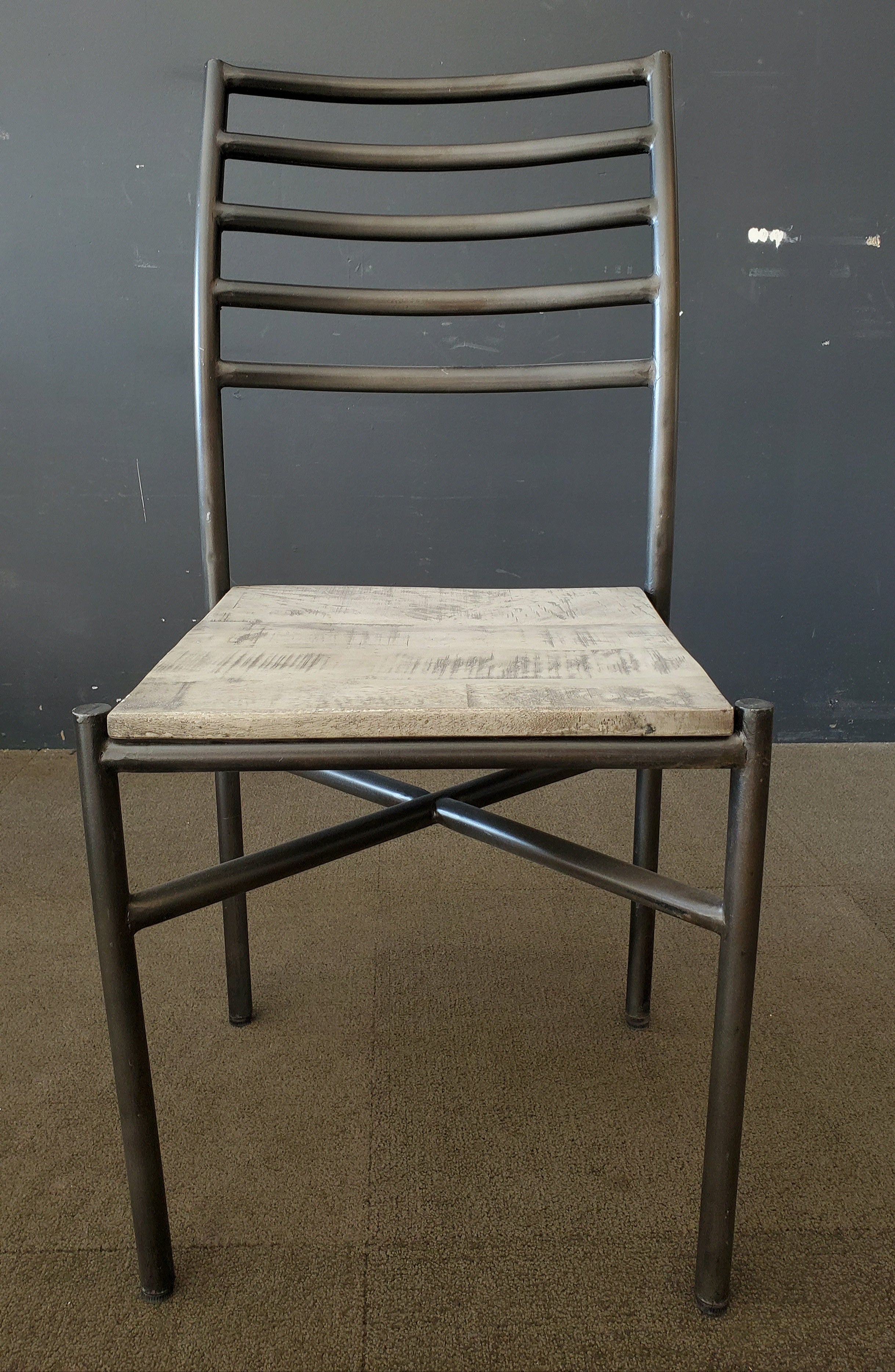 ARREY IRON DINING CHAIR