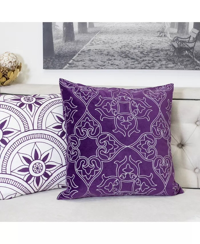 Homey Cozy Aubrey Quatrefoil Floral Square Decorative Throw Pillow