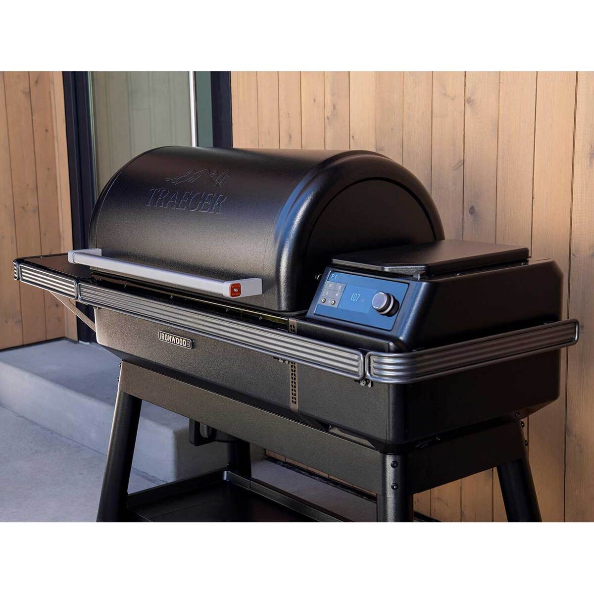 Traeger Ironwood XL Pellet Grill  Black