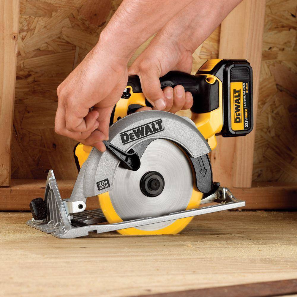 DW 20V MAX Cordless 6-12 in. Circular Saw with (1) 20V 5.0Ah Battery and Charger DCS391P1