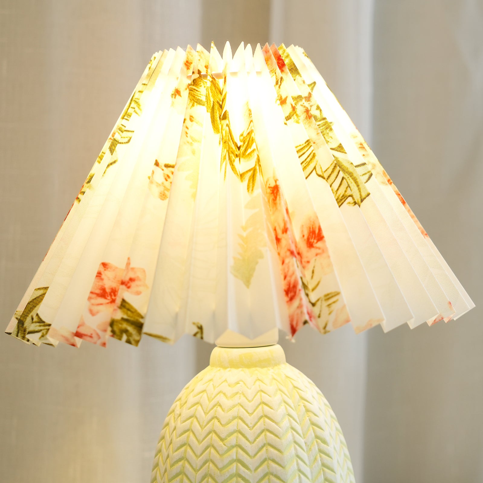 Vintage Pleated Table Lamp