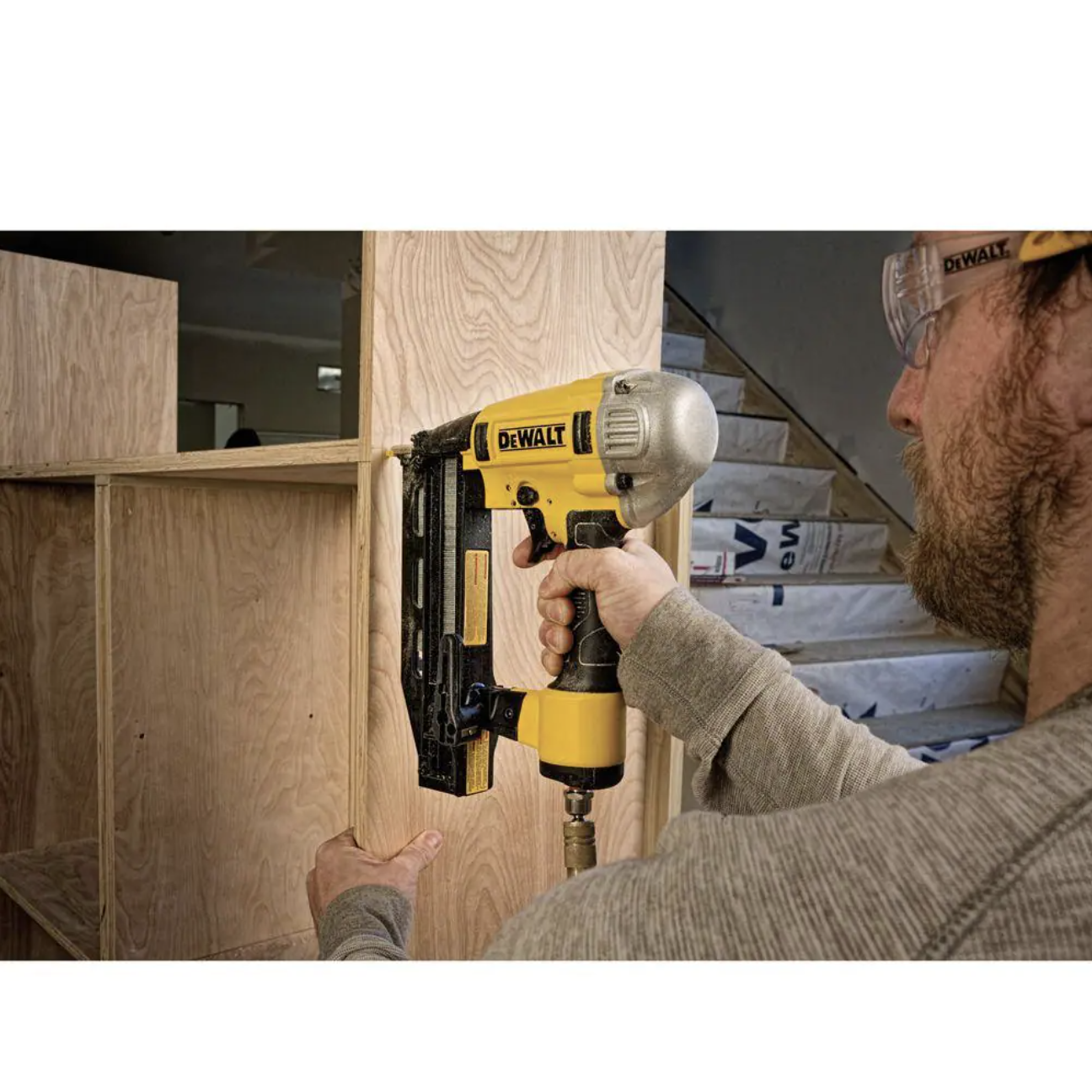 Dewalt Pneumatic 16-Gauge 2-1/2 in. Nailer