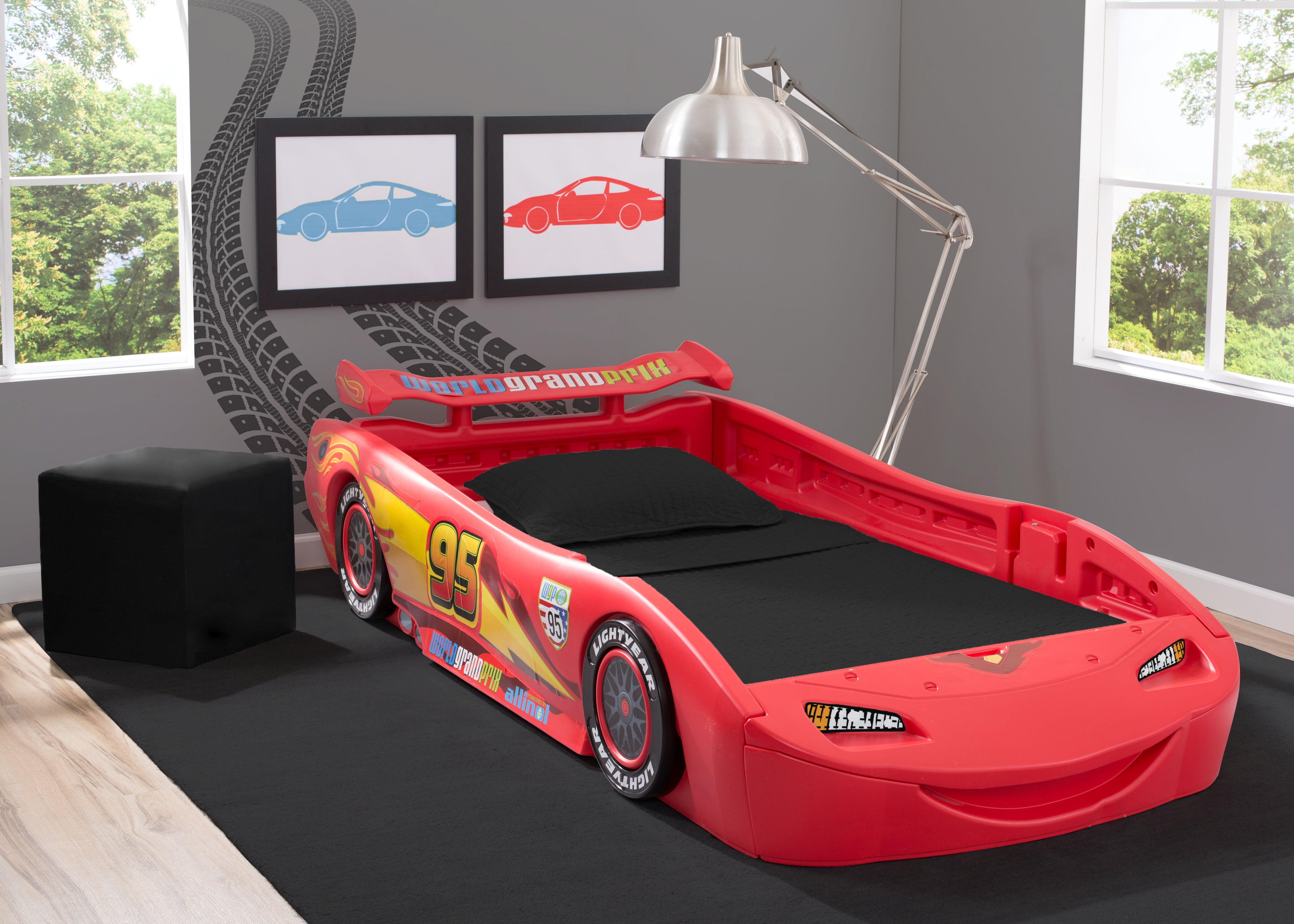 Disney/Pixar Cars Lightning McQueen Toddler-To-Twin Bed with Toy Box by Delta Children