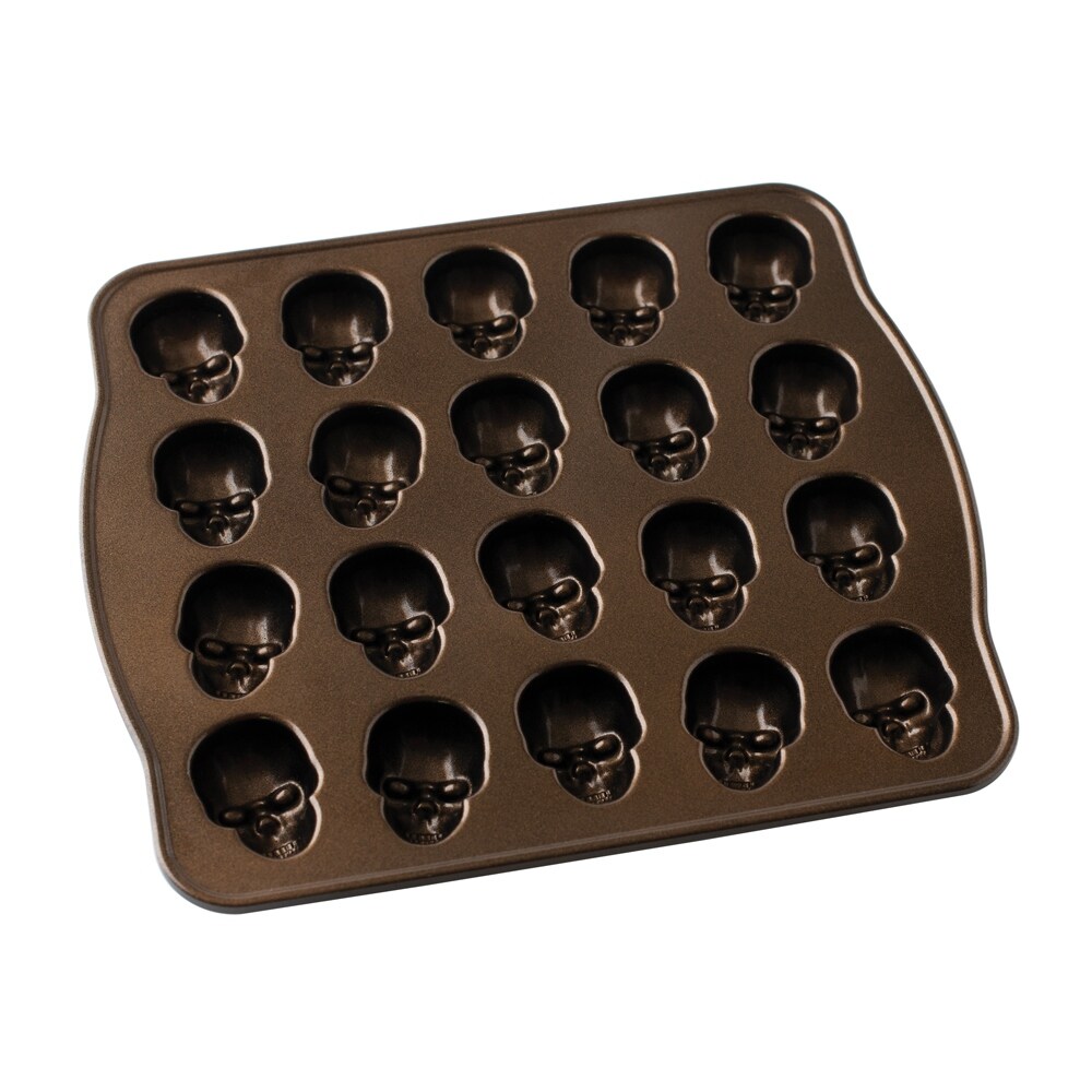 Nordic Ware Skull Bites Cakelet Pan   Brown