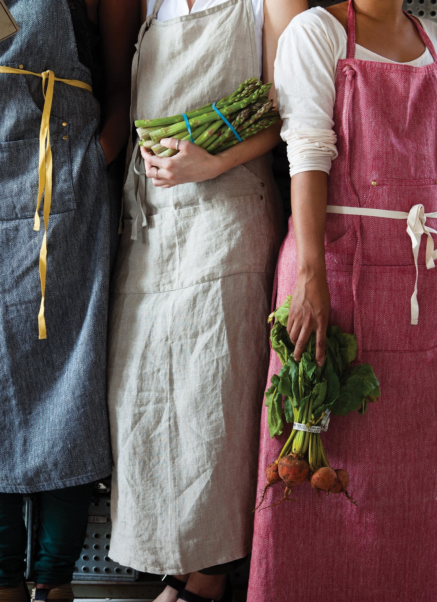 Grand Apron in Faded Black