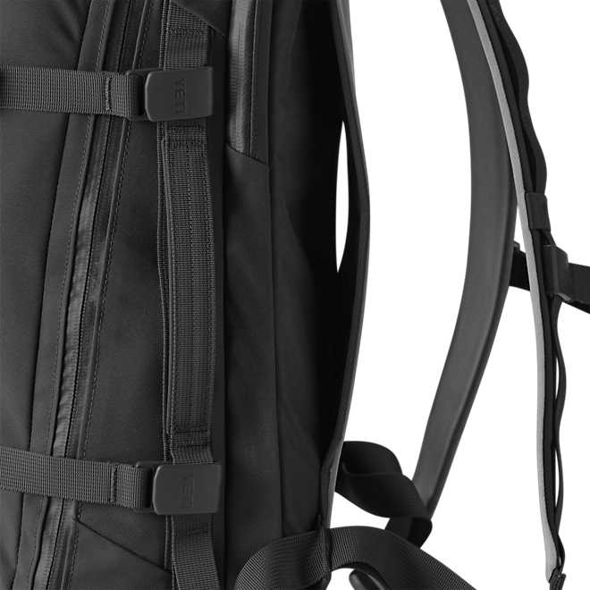 YETI Crossroads 27L Backpack