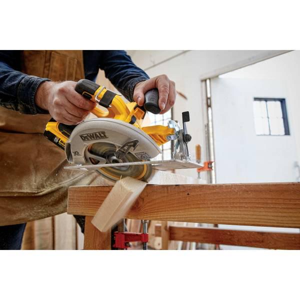 DEWALT DCS570P1 20V MAX 7-1/4 in. Brushless XR Circular Saw Kit with 5.0 AH Battery