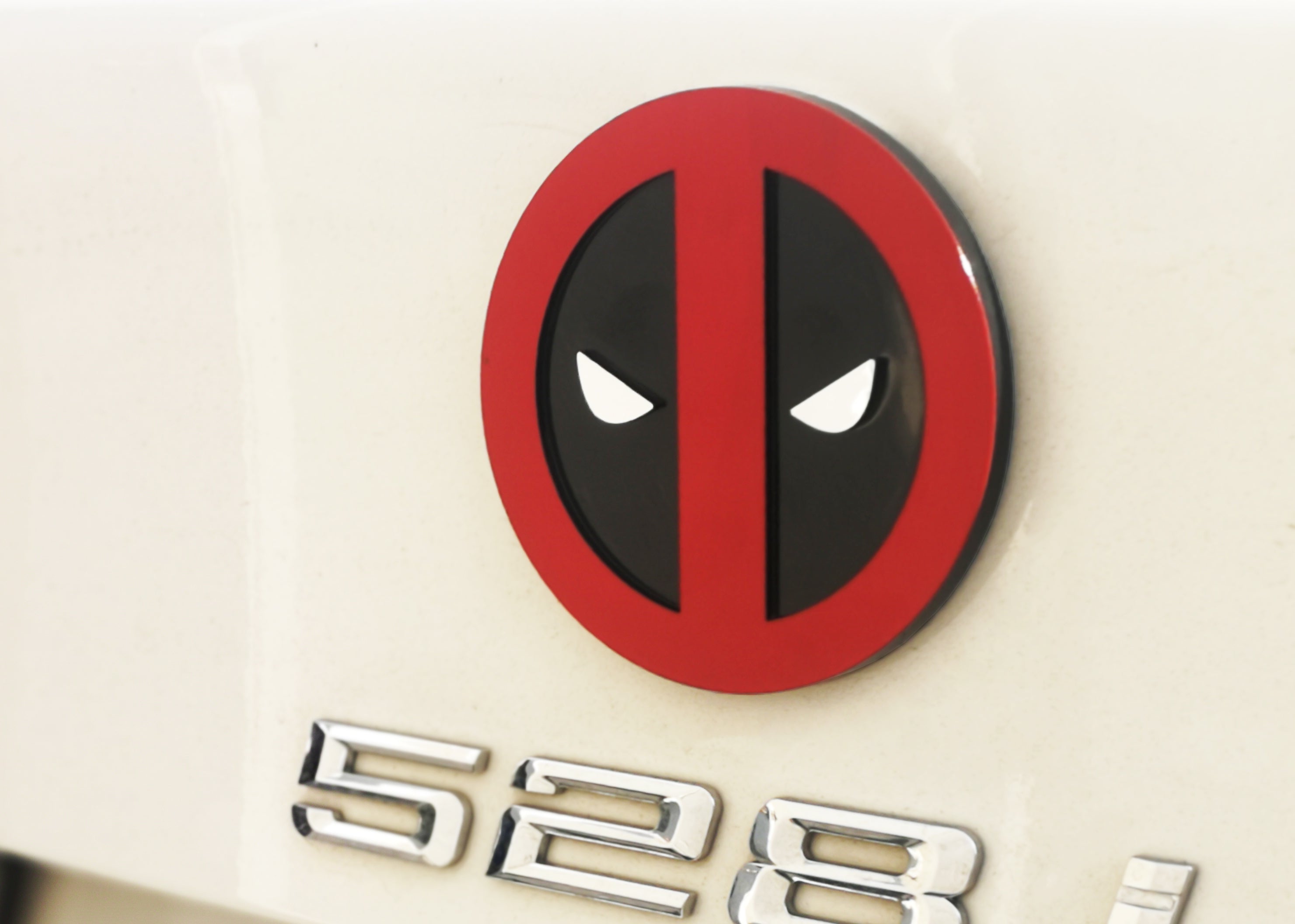 New Pair of Marvel Deadpool Polyester Fabric Automotive Car Truck SUV Seat Covers Set and 3D Decal