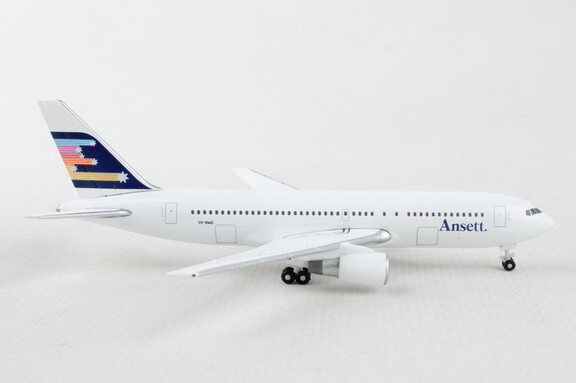 Herpa HE536714 Ansett 767 200 1/500 Southern Cross