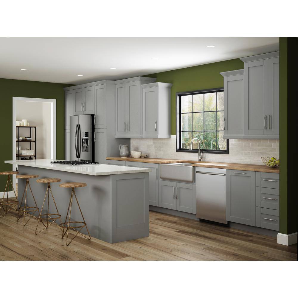 Contractor Express Cabinets Veiled Gray Shaker Assembled Plywood 96 in. x 2.75 in. x 2.875 in. Kitchen Cabinet Crown Molding CMV8-AVG